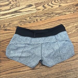 Lululemon Speed Up Shorts. 2.5 inch inseam. Size 4.